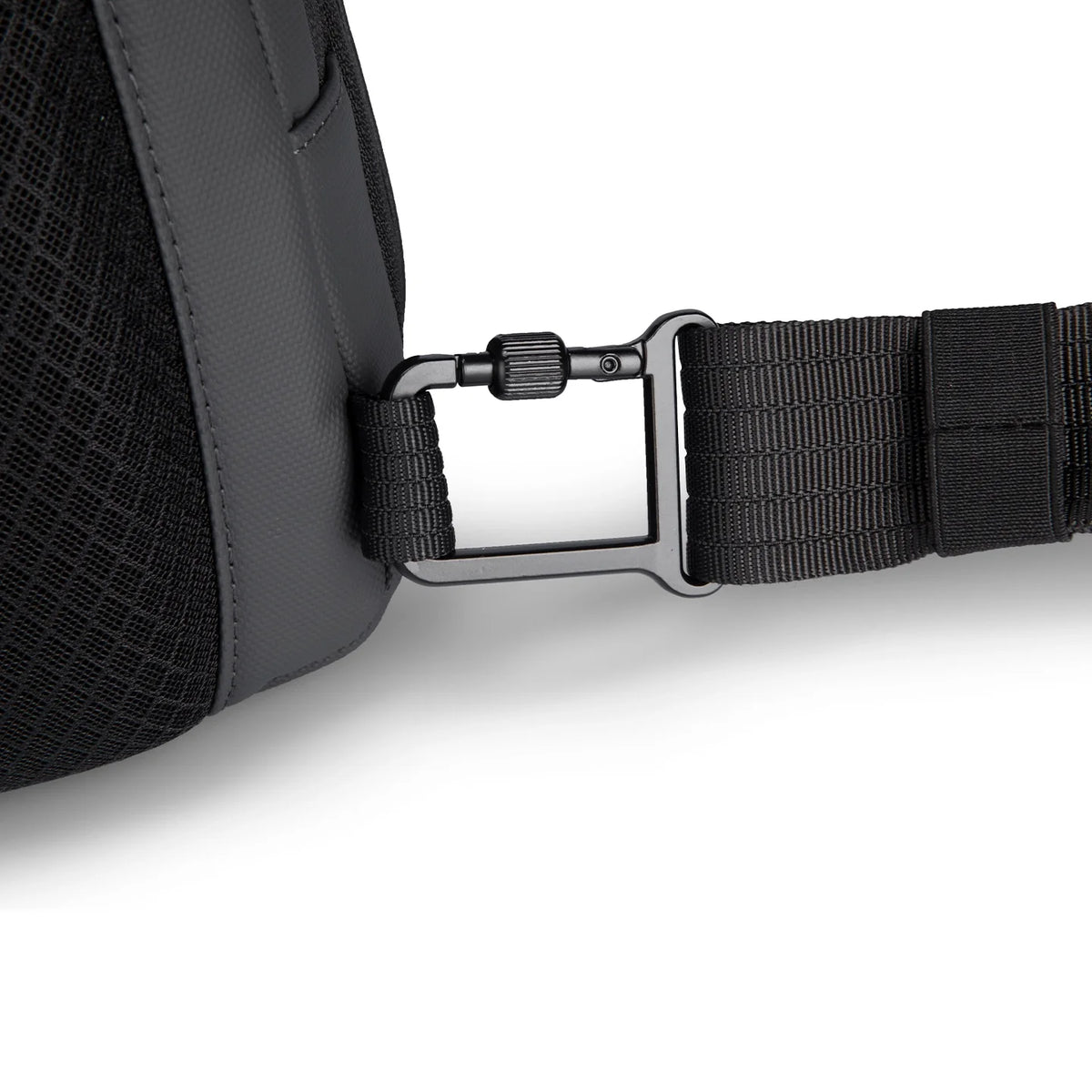 Colonne: High-capacity Urban Commuting Daily Crossbody Bag