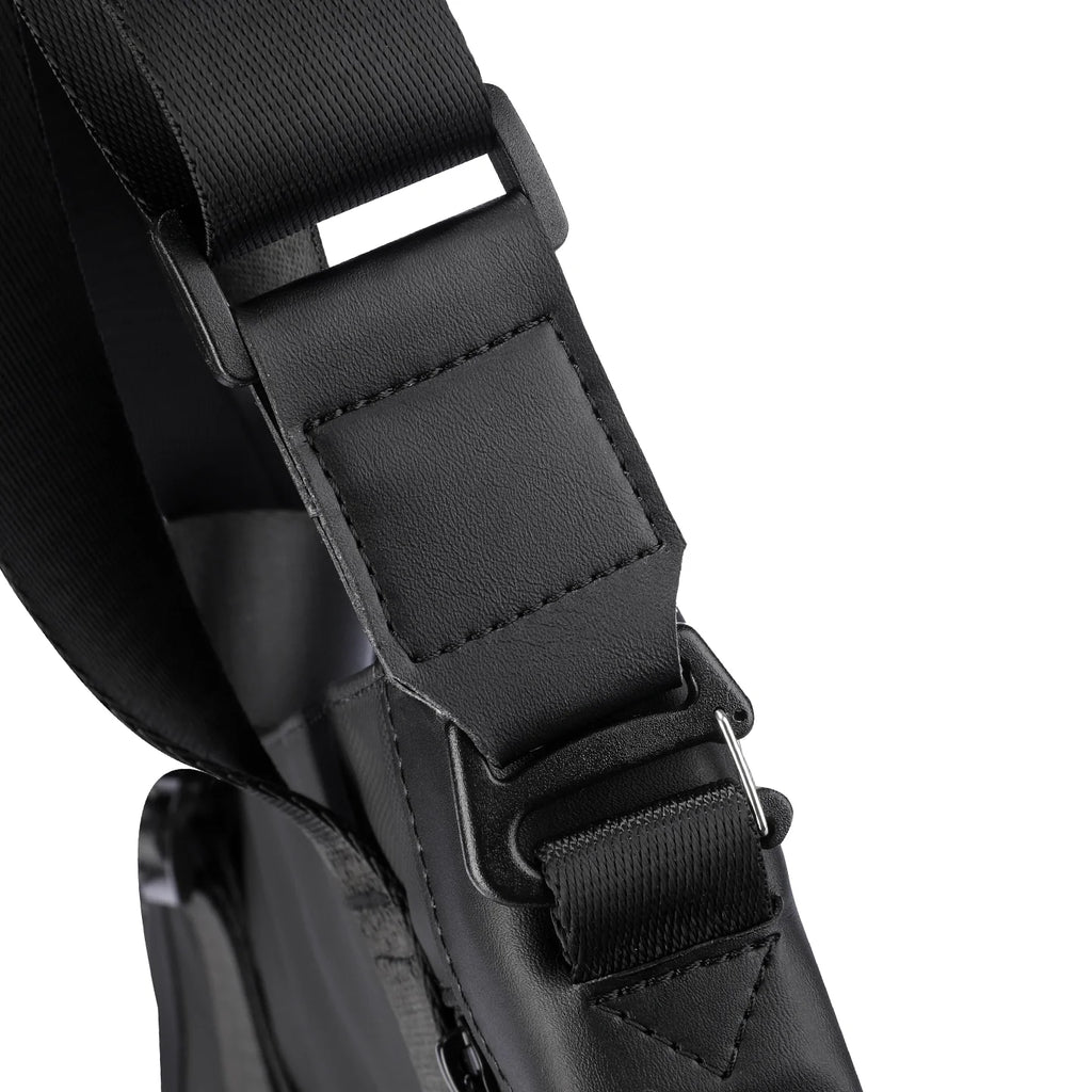 TechSafe: The multifunctional Messenger Bag with Simple Design