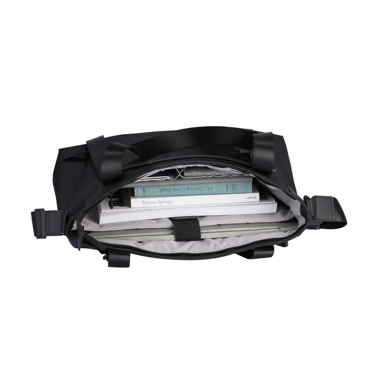 TechSafe: The multifunctional Messenger Bag with Simple Design