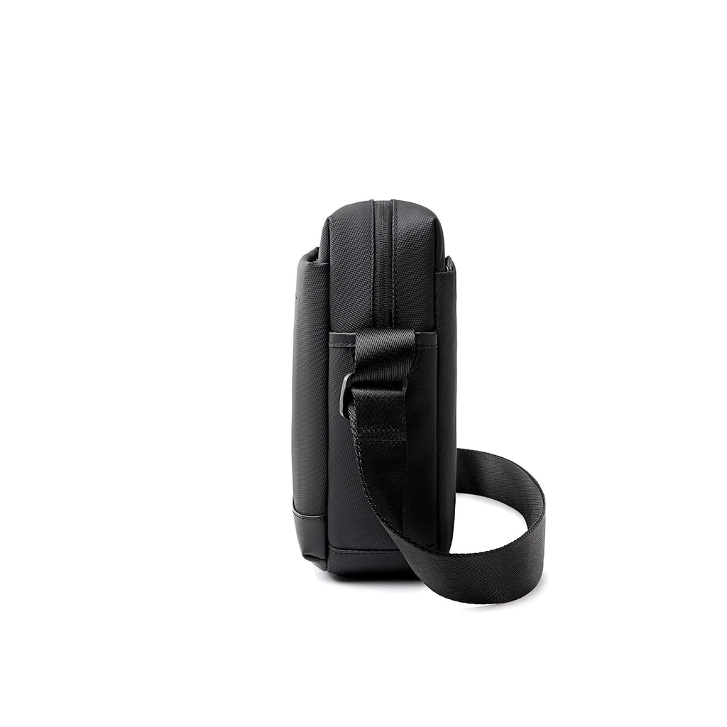 HydroCarry: Crossbody Sling with Multi-Pocket Design for Daily Commute
