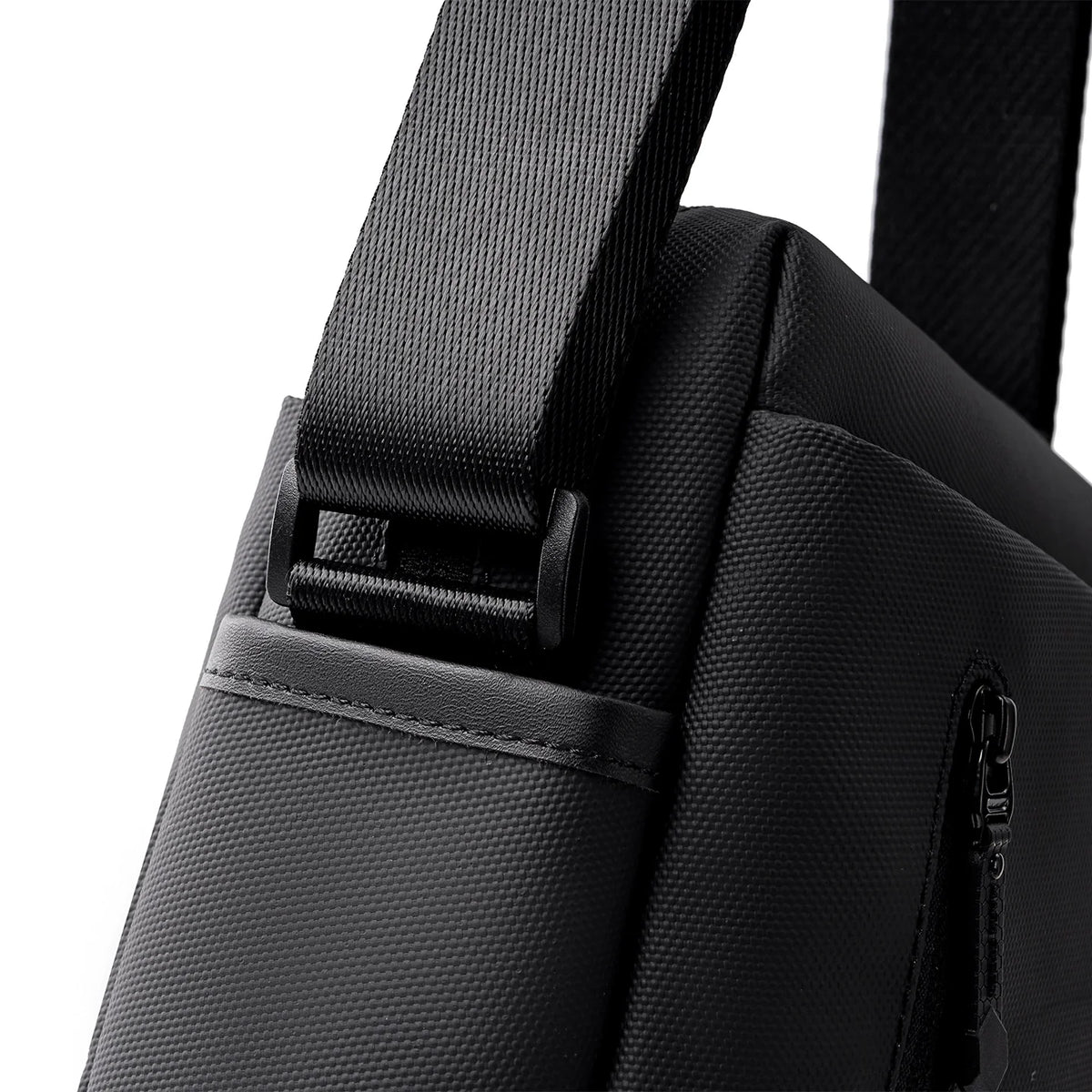 HydroCarry: Crossbody Sling with Multi-Pocket Design for Daily Commute