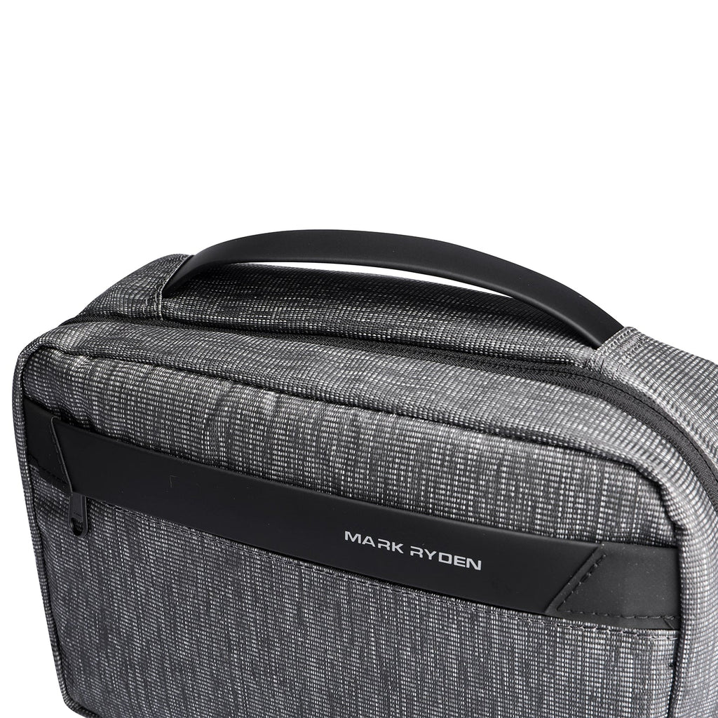 Compact Size and Large Capacity Multi-Layer Paged Washbag